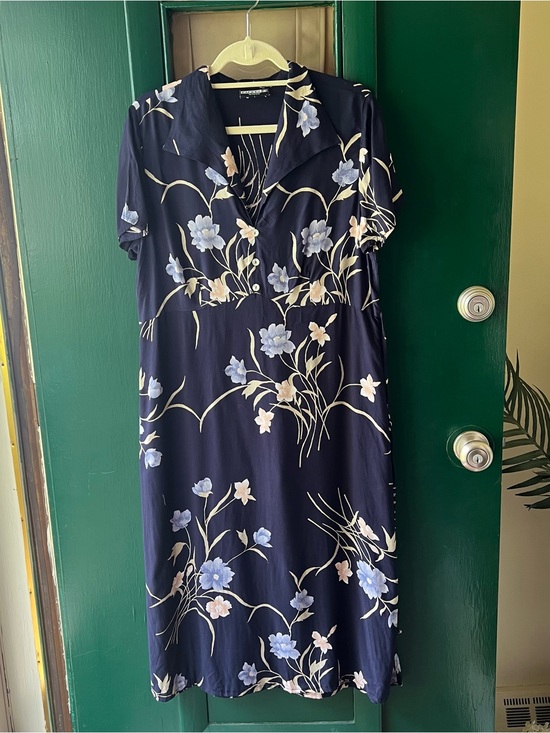Facets Dresses & Skirts - Classic Navy Floral Collared Midi Dress by Banana Republic